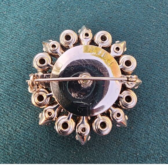 Weiss Brilliant Ice Rhinestone Cluster Vintage Signed Brooch Pin - Picture 4 of 7